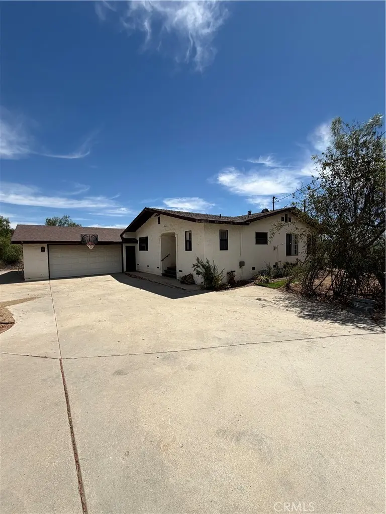 Residential Lease for rent at 35600 Mitchell, Murrieta, Riverside County, CA featuring 2 beds and 1 bath