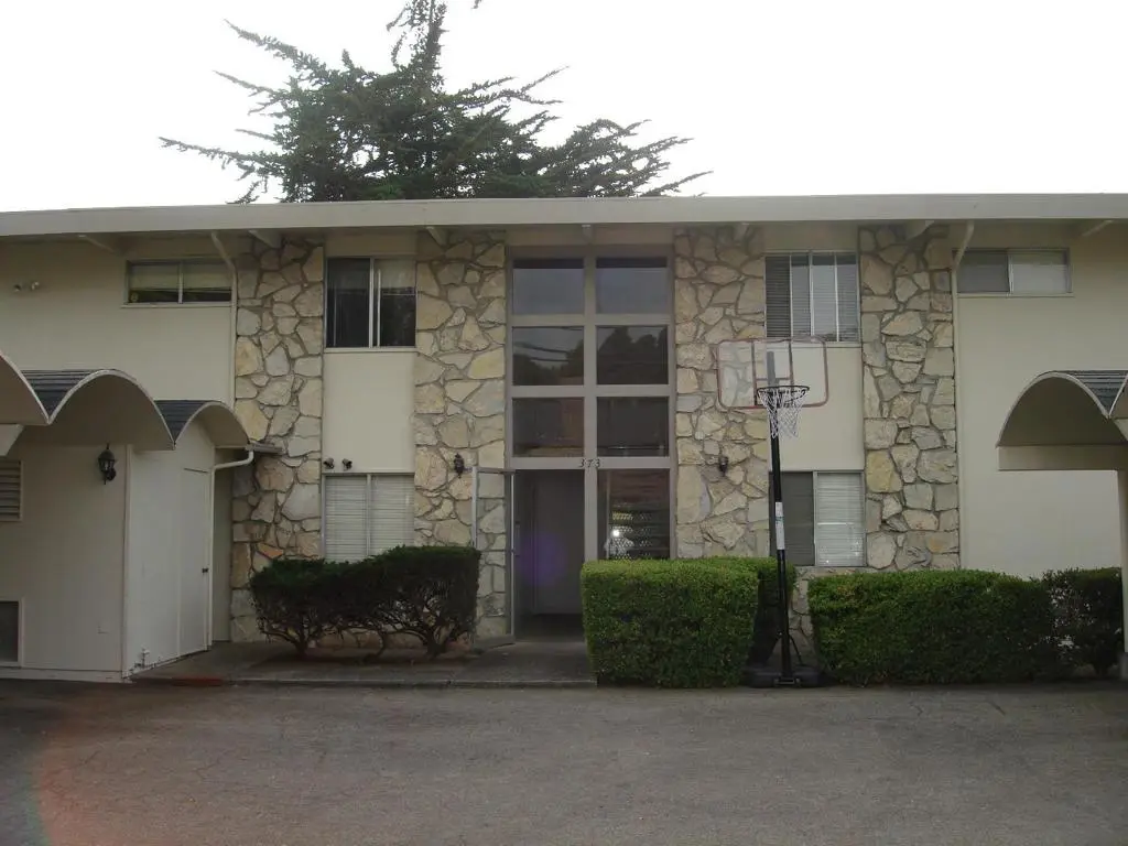 Residential Lease for rent at 373 Sea Ridge Road 1, Aptos, Santa Cruz County, CA featuring 2 beds and 1 bath