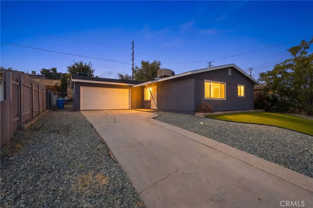 700 Patricia Avenue, Barstow, CA — listing photo 1