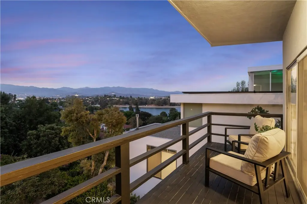 Single Family Residence for sale at 2054 Kenilworth, Los Angeles, CA featuring 3 beds and 3 baths