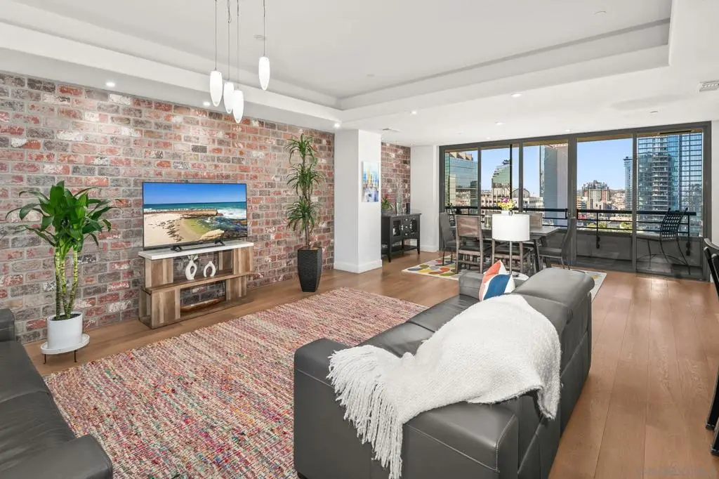700 Front St 1706, San Diego, CA — listing photo 1