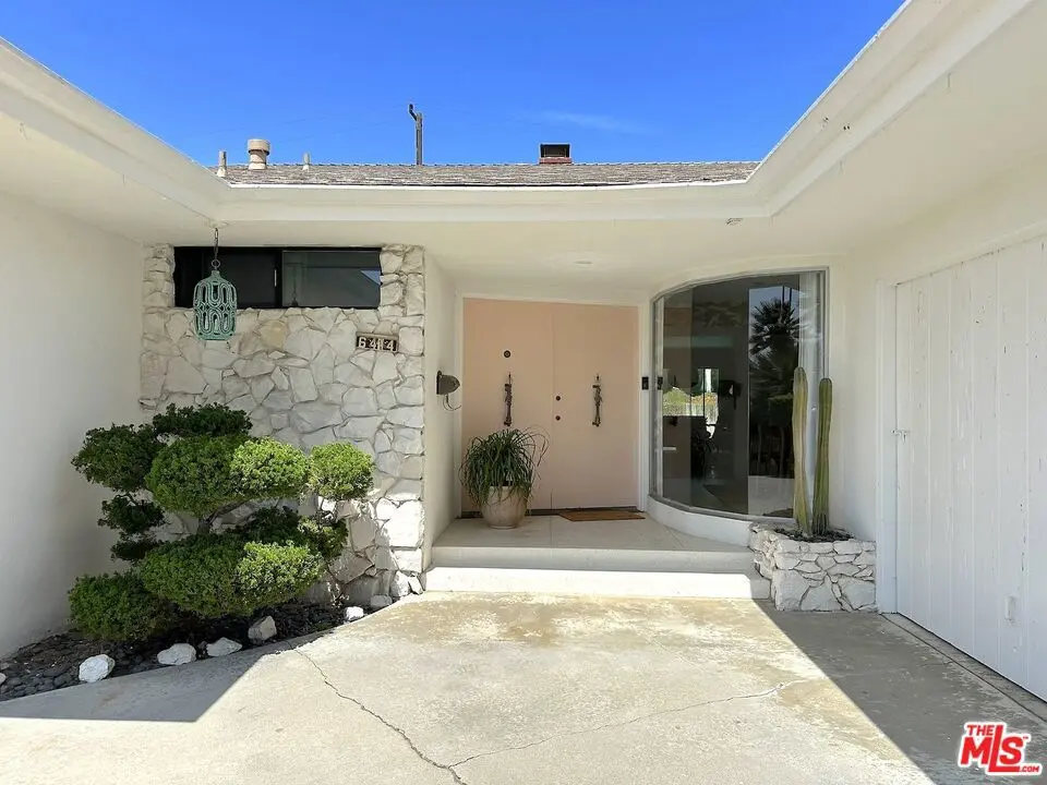 Residential Lease for rent at 6414 Senford Avenue, Los Angeles, Los Angeles County, CA featuring 4 beds and 4 baths