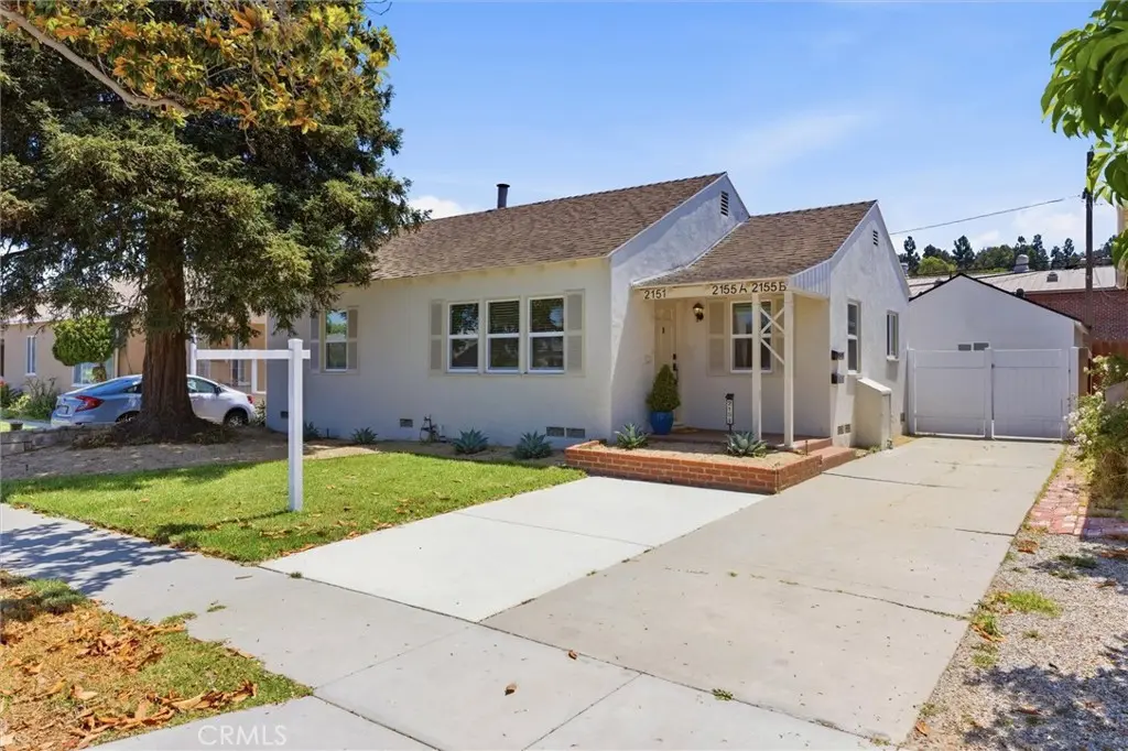 Residential Lease for rent at 2151 Euclid Avenue, Long Beach, Los Angeles County, CA featuring 3 beds and 2 baths