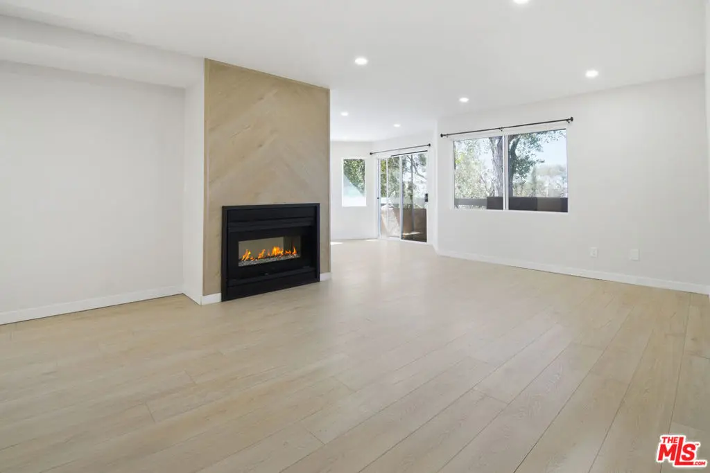19863 Sandpiper Place 105, Newhall, CA — listing photo 1