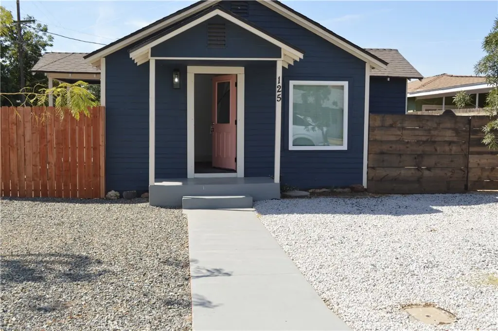 Single Family Residence for sale at 125 Toomey, Lemoore, CA featuring 3 beds and 2 baths