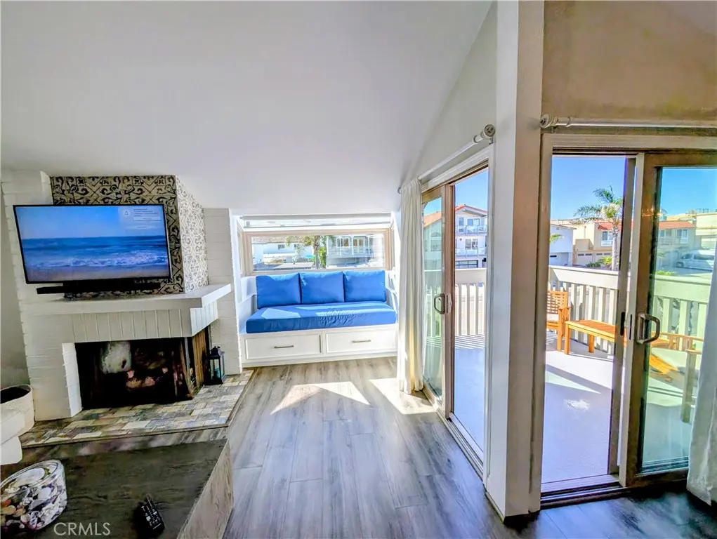 Condominium for sale at 3554 Sunset, Oxnard, CA featuring 2 beds and 2 baths