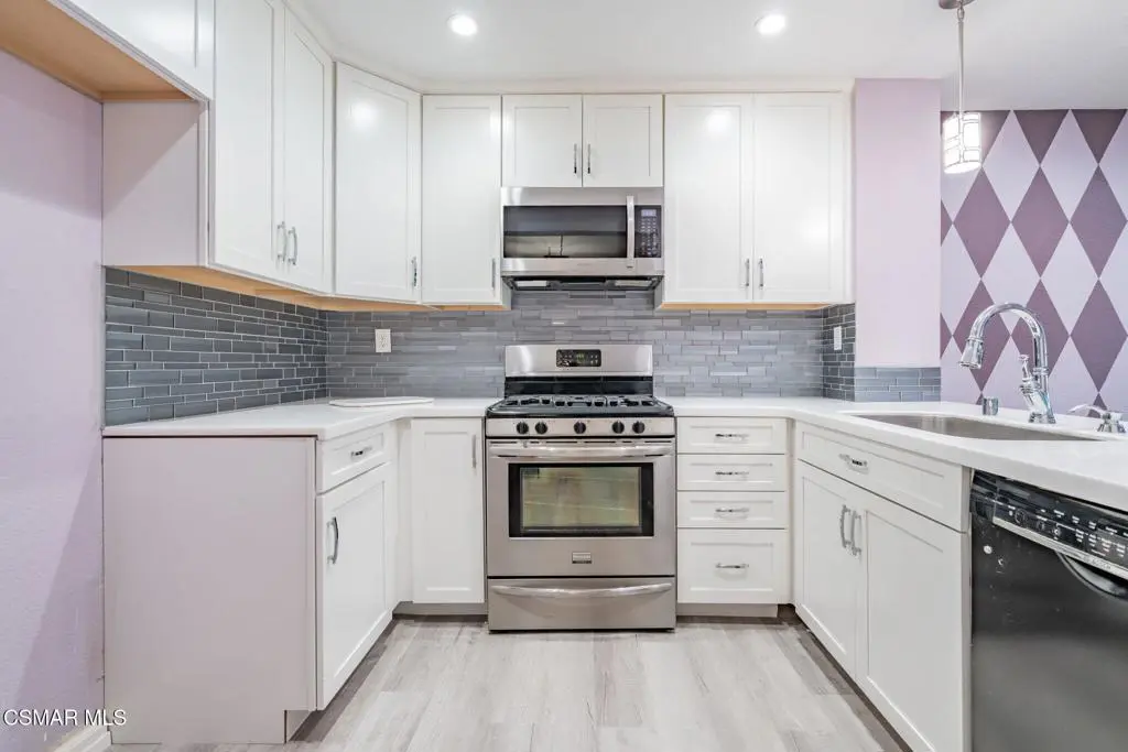 1043 Waltham Road E, Simi Valley, CA — listing photo 1