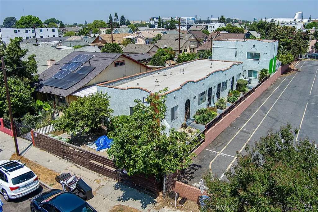 Apartment for sale at 517 W 42nd, Los Angeles, CA