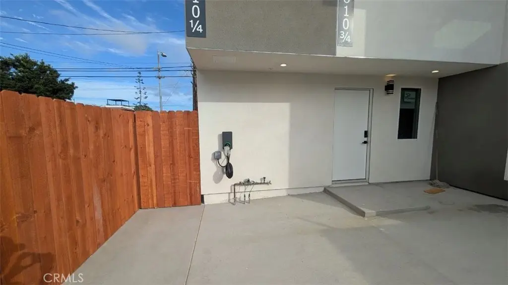 7810 1/4 Flight, Westchester, CA — listing photo 1