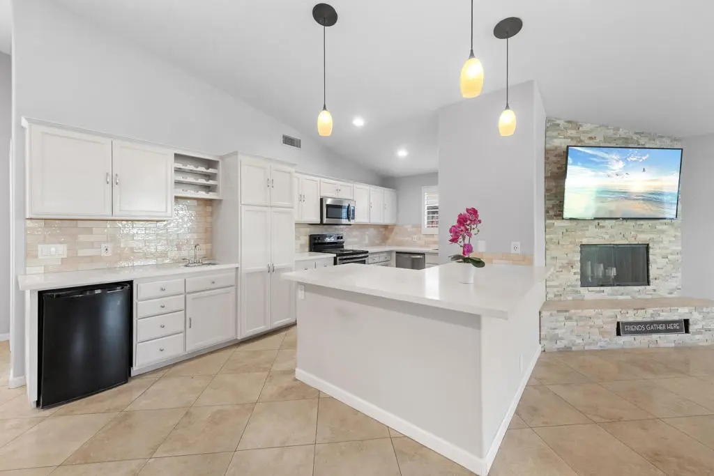 Single Family Residence for sale at 52580 Avenida Navarro, La Quinta, CA featuring 3 beds and 2 baths