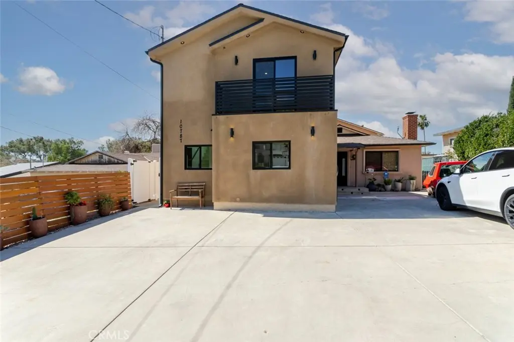 10787 Las Lunitas Avenue, Tujunga, CA — listing photo 1