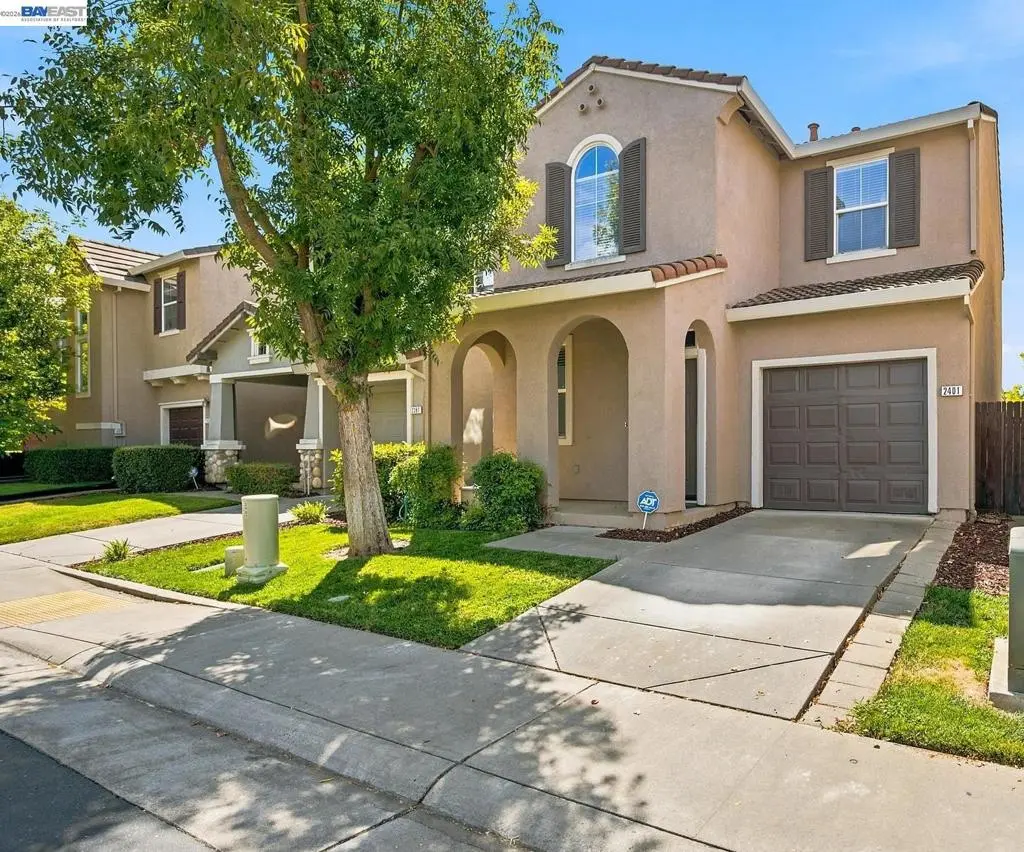 Single Family Residence for sale at 2401 Coffeeberry Road, West Sacramento, CA featuring 3 beds and 3 baths