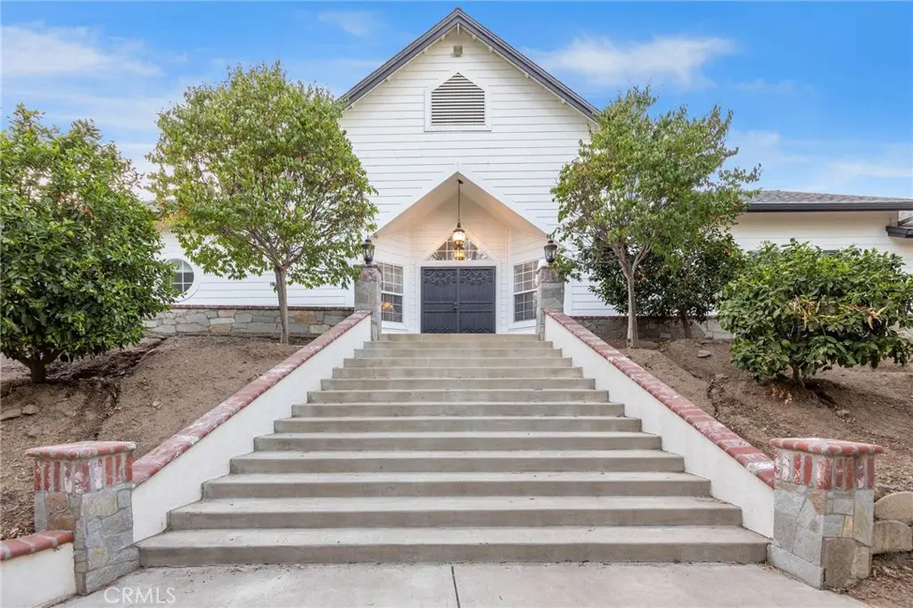 Single Family Residence for sale at 42761 Juniper, Murrieta, CA featuring 3 beds and 4 baths