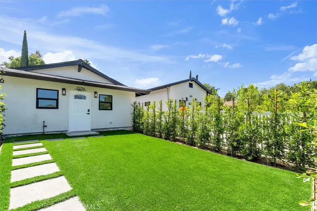 22714 Schoolcraft 3, West Hills, CA — listing photo 1