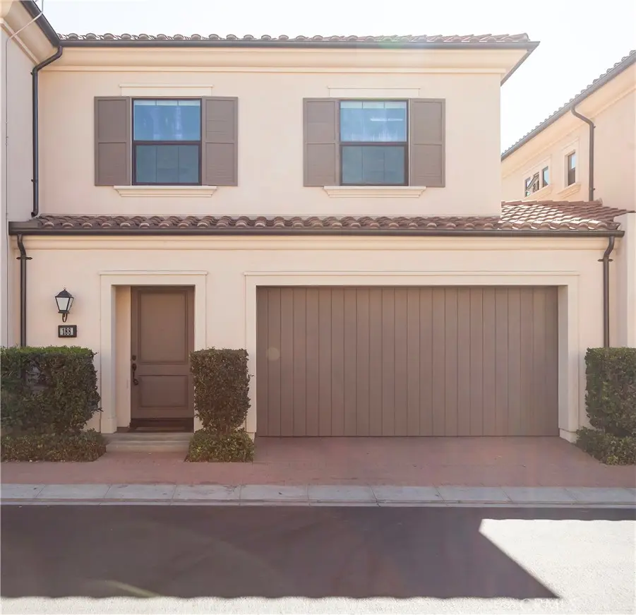 Residential Lease for rent at 188 Crescent Moon, Irvine, Orange County, CA featuring 3 beds and 3 baths