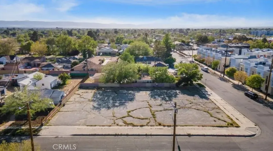 706 W Milling St, Lancaster, CA — listing photo 1