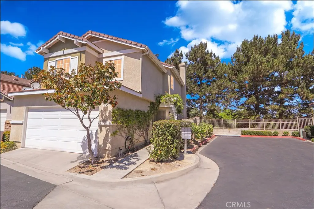 Condominium for sale at 37 Tuolumne, Aliso Viejo, CA featuring 3 beds and 3 baths