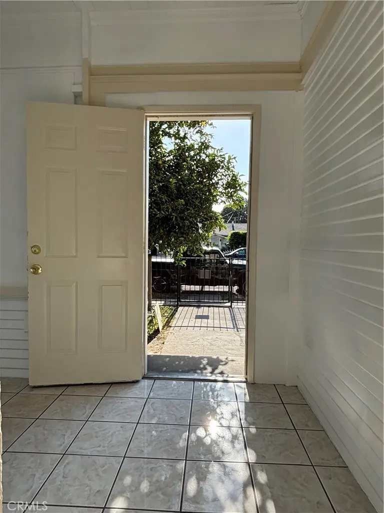Residential Lease for rent at 6526 Estrella, Los Angeles, Los Angeles County, CA featuring 1 bed and 1 bath