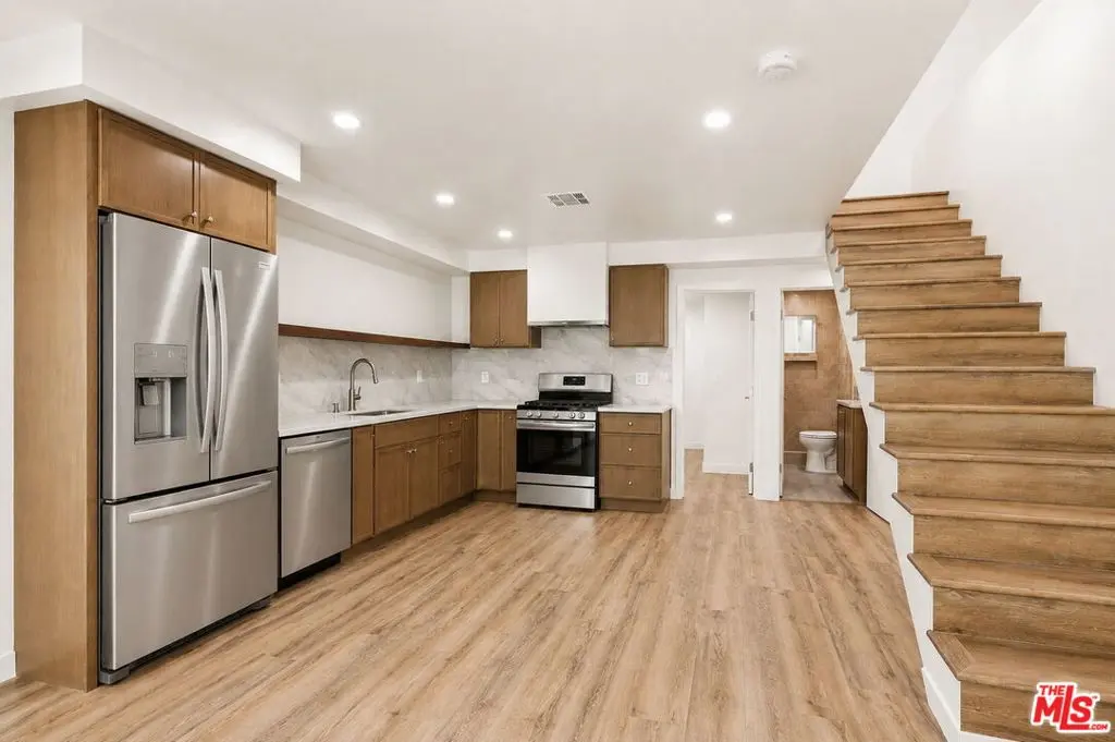 Townhouse for rent at 1122 N Beachwood Drive 1/2, Los Angeles, CA featuring 3 beds and 3 baths