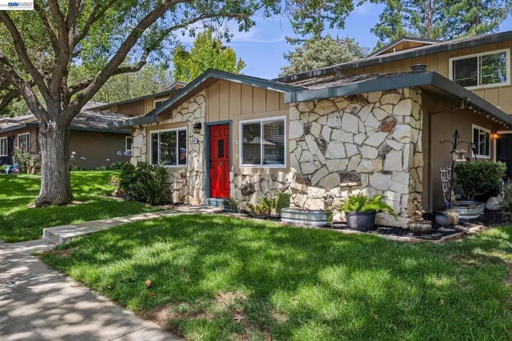 8110 Arroyo Dr, Pleasanton, CA — listing photo 1