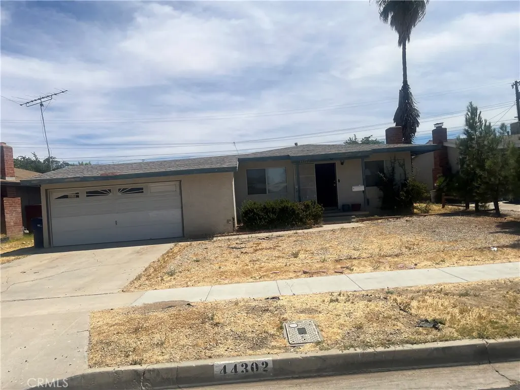 Residential Lease for rent at 44302 Kirkland Avenue, Lancaster, Los Angeles County, CA featuring 3 beds and 2 baths