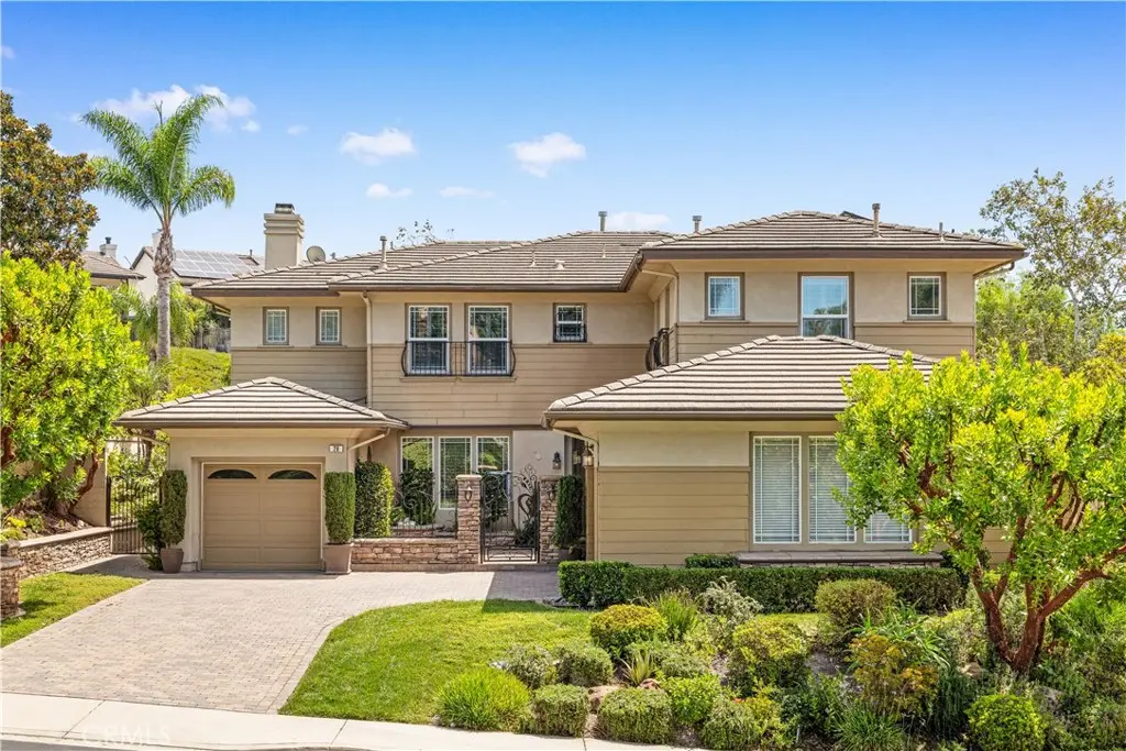 Single Family Residence for rent at 26 Remington, Aliso Viejo, CA featuring 5 beds and 6 baths