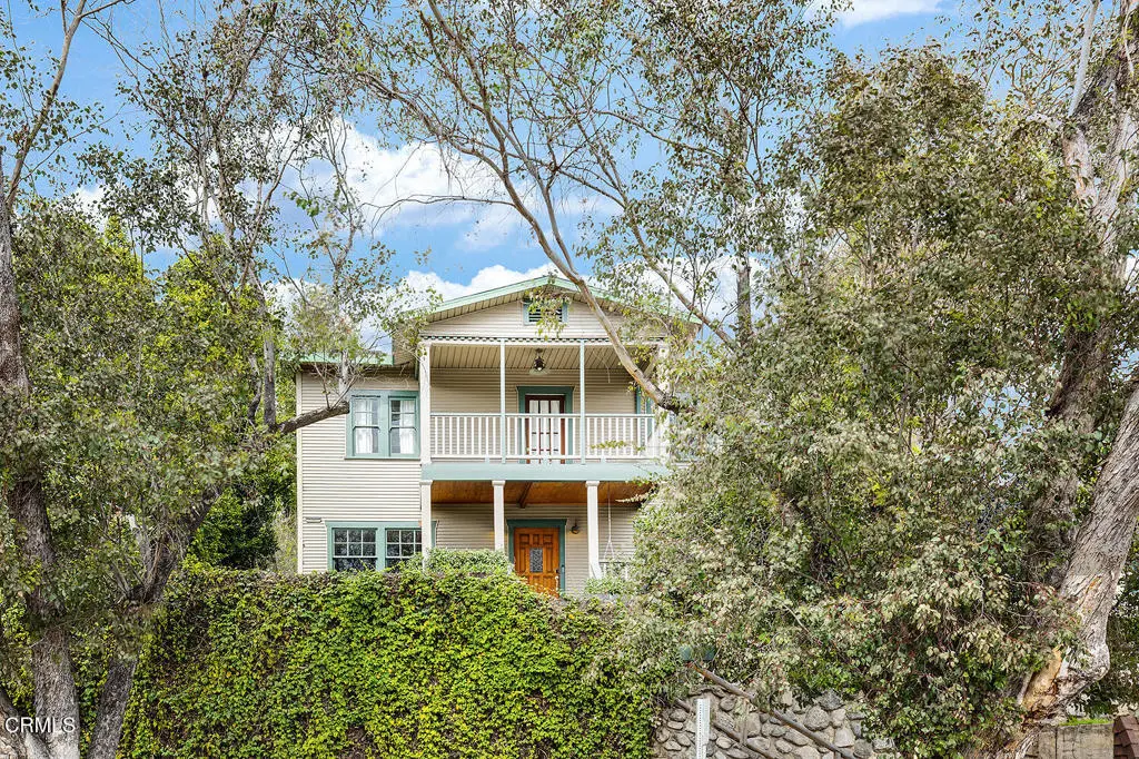 Residential Lease for rent at 4195 York Boulevard, Los Angeles, Los Angeles County, CA featuring 3 beds and 2 baths