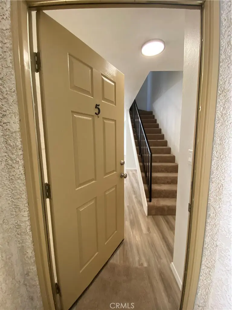 7651 Reseda Blv 5T, Reseda, CA — listing photo 1