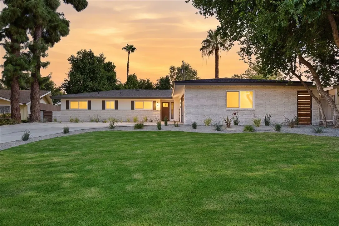958 Fairway, Bakersfield, CA — listing photo 1