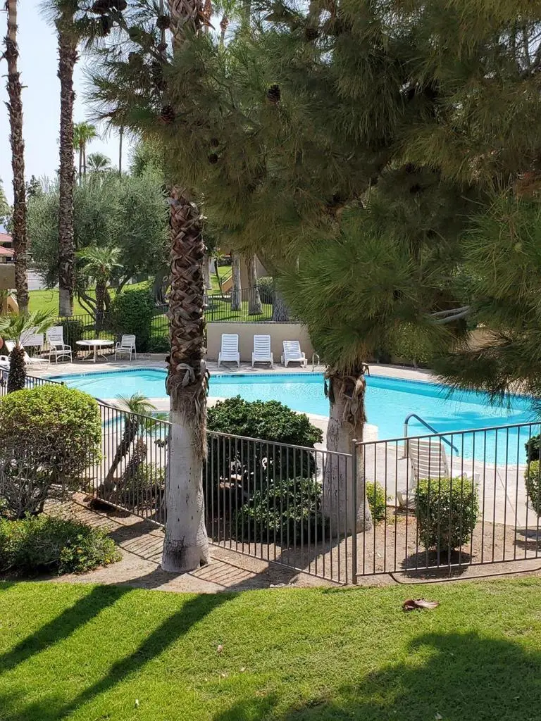 Residential Lease for rent at 2810 N Arcadia Court 214, Palm Springs, Riverside County, CA featuring 1 bed and 1 bath