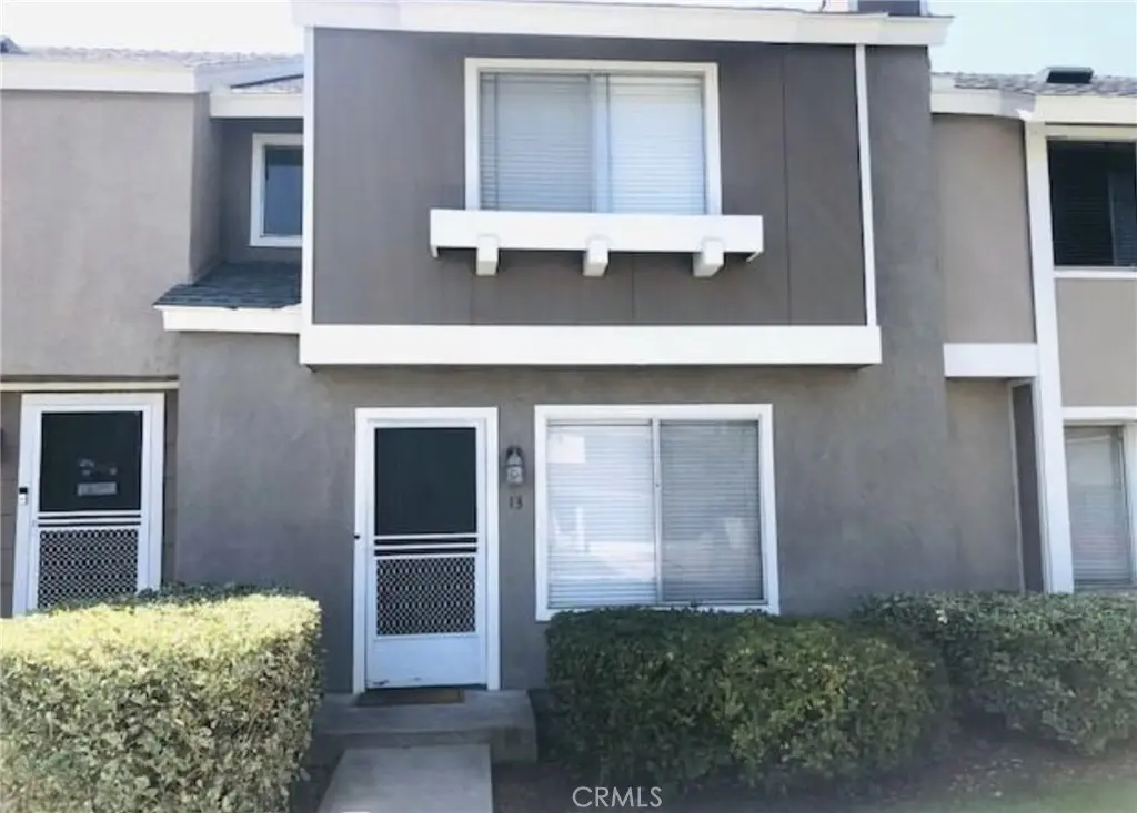 Residential Lease for rent at 13 Eastmont 41, Irvine, Orange County, CA featuring 3 beds and 2 baths