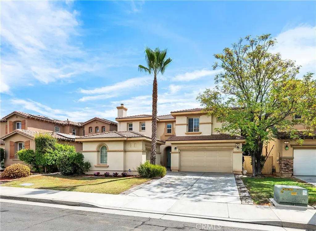 Single Family Residence for sale at 19 Plaza Lucerna, Lake Elsinore, CA featuring 5 beds and 3 baths