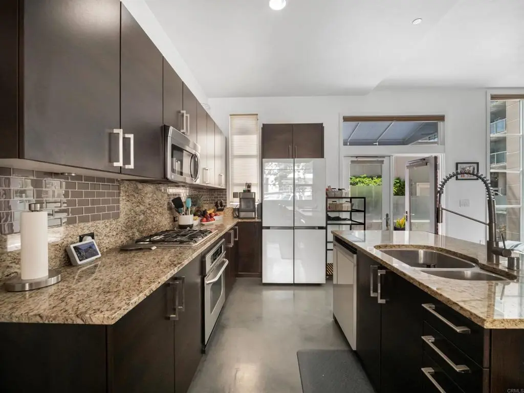 Condominium for sale at 540 9Th Avenue 104, San Diego, CA featuring 2 beds and 2 baths