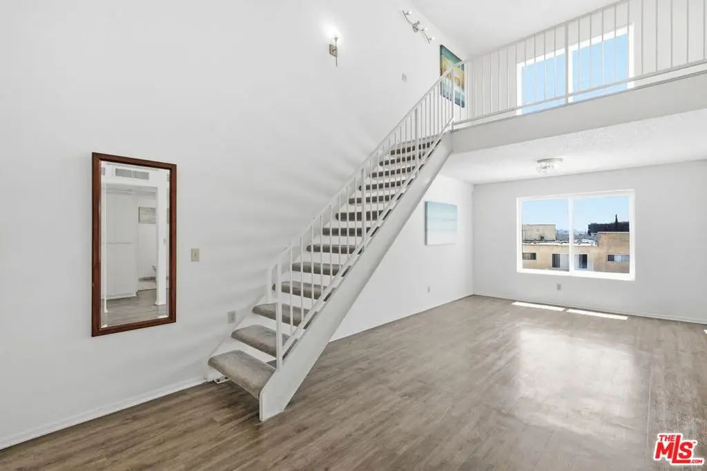 Residential Lease for rent at 3600 Bagley Avenue 302, Los Angeles, Los Angeles County, CA featuring 3 beds and 2 baths