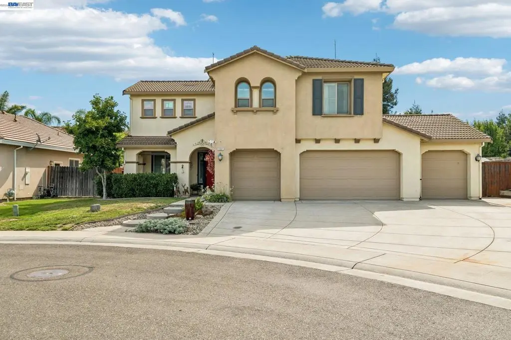 1021 Saunders Ct, Galt, CA — listing photo 1