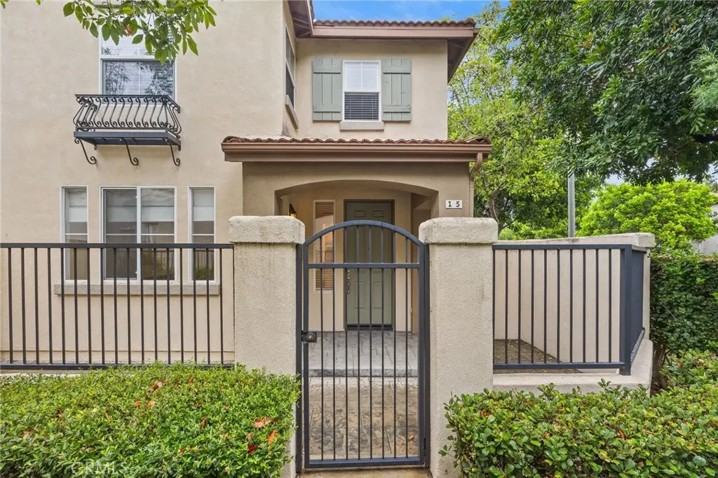 Condominium for rent at 15 Ballard 90, Irvine, CA featuring 3 beds and 3 baths