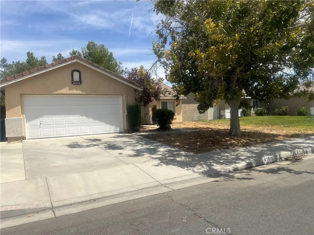 Residential Lease for rent at 43516 32nd Street E, Lancaster, Los Angeles County, CA featuring 3 beds and 2 baths
