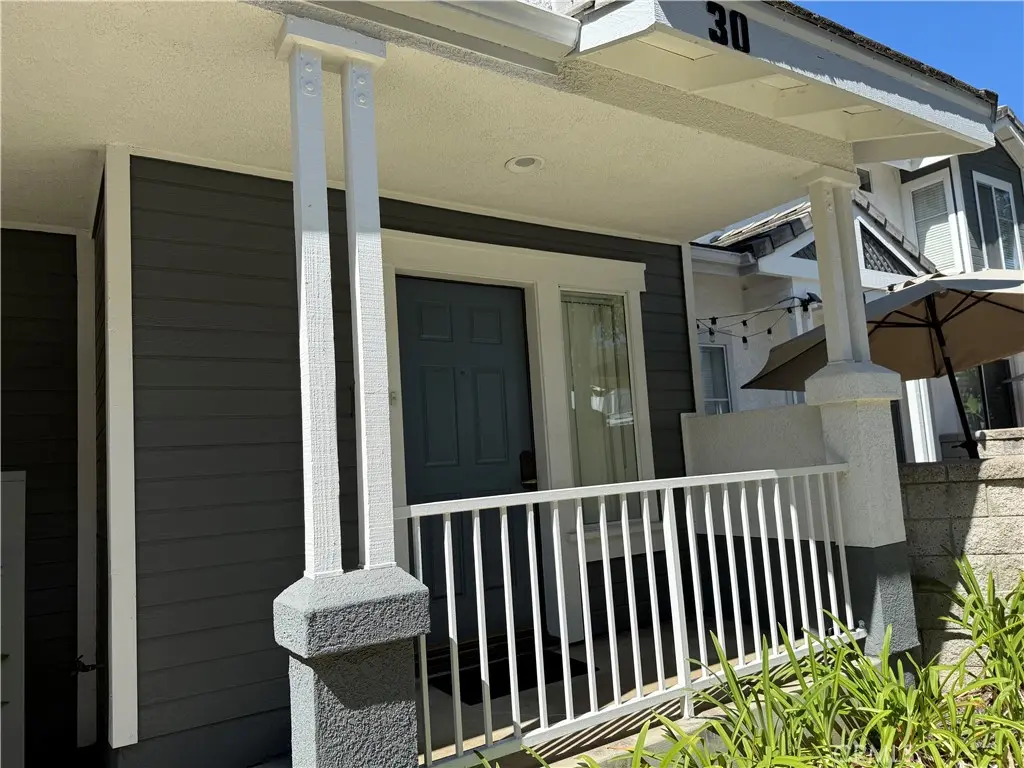 Condominium for sale at 30 Carlsbad Lane, Aliso Viejo, CA featuring 2 beds and 2 baths