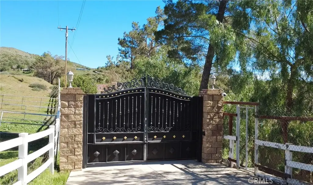 33716 Hubbard, Acton, CA — listing photo 1