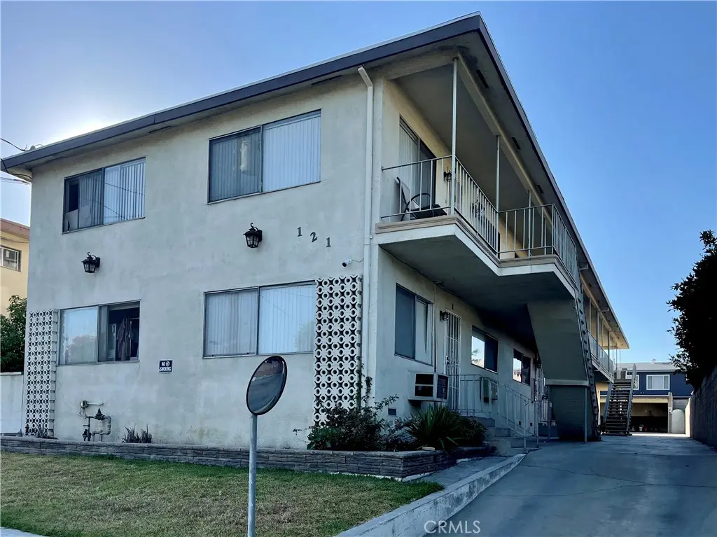 Residential Lease for rent at 121 E Beacon Street F, Alhambra, Los Angeles County, CA featuring 2 beds and 1 bath