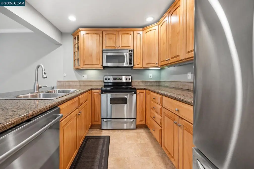 Condominium for sale at 1300 Running Springs Road 5, Walnut Creek, CA featuring 2 beds and 1 bath