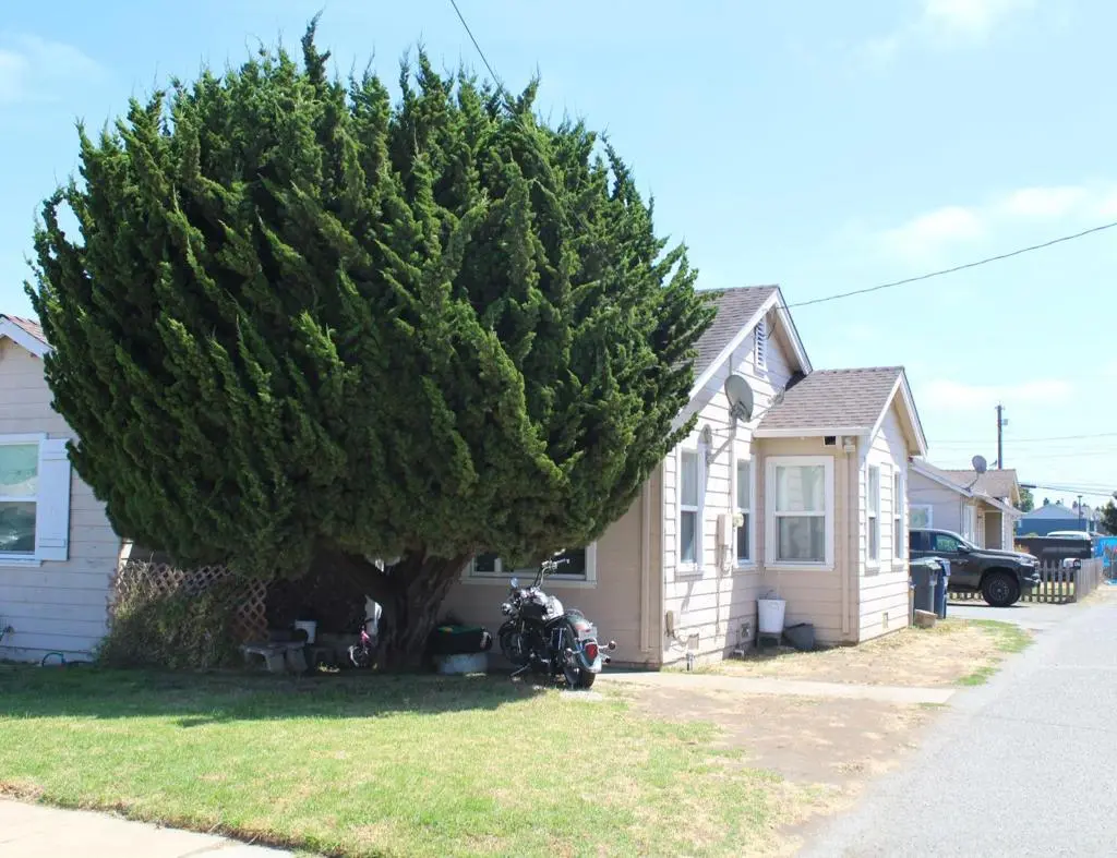 Duplex for sale at 40 Tharp Avenue, Watsonville, CA