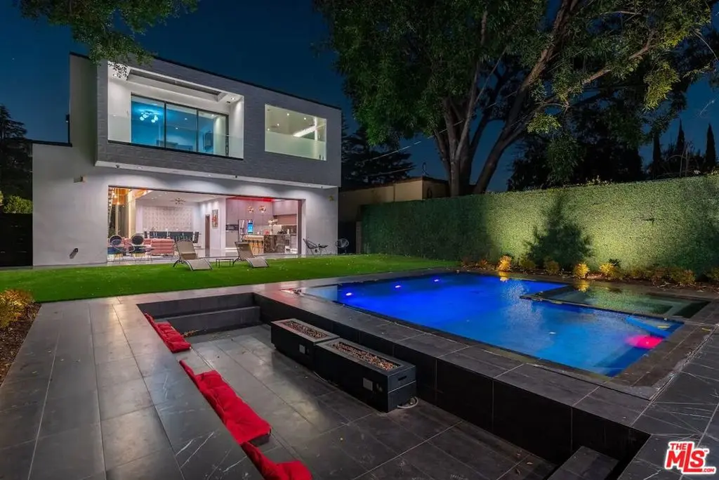11246 Kling Street, North Hollywood, CA — listing photo 1