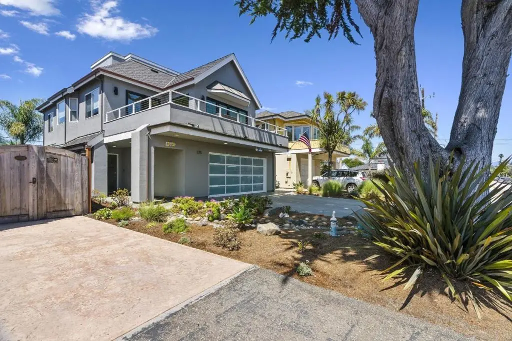 Single Family Residence for sale at 175 25th Avenue, Santa Cruz, CA featuring 3 beds and 3 baths