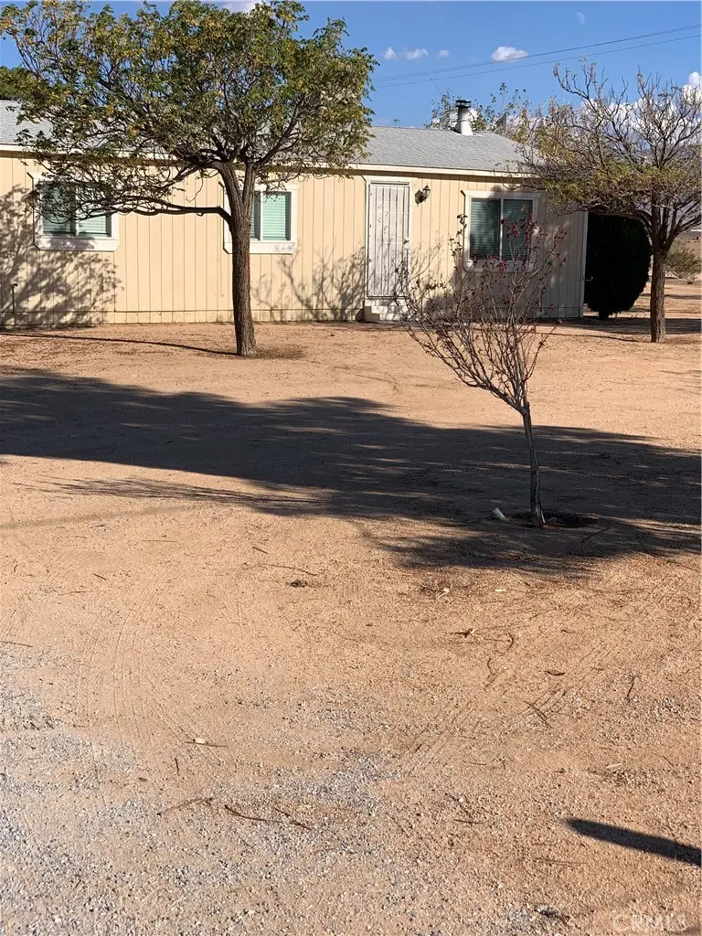 11921 Milpas Drive, Apple Valley, CA — listing photo 1