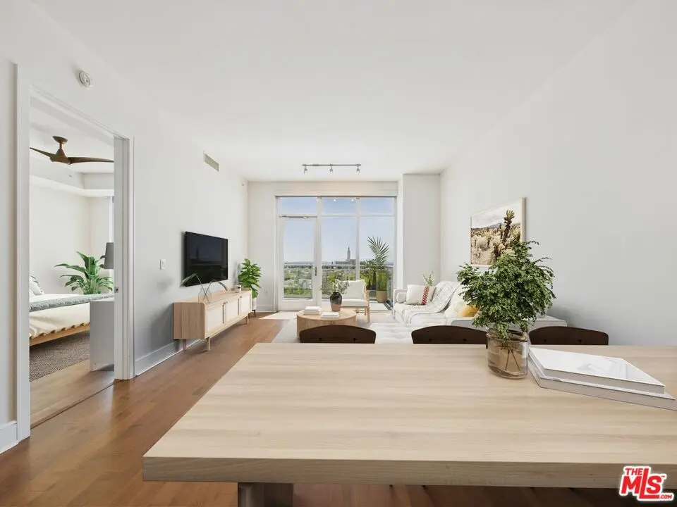 Apartment for rent at 10700 Wilshire Boulevard 706, Los Angeles, CA featuring 1 bed and 1 bath
