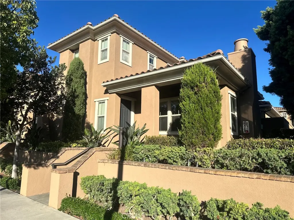 Residential Lease for rent at 80 Mapleton, Irvine, Orange County, CA featuring 3 beds and 4 baths