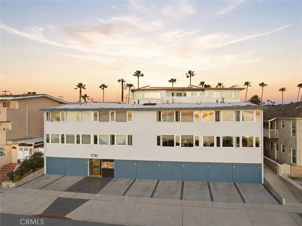 Apartment for rent at 1710 Esplanade E, Redondo Beach, CA featuring 1 bed and 1 bath
