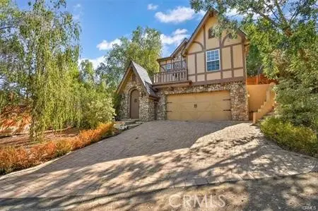Residential Lease for rent at 3512 Mesquite Drive, Calabasas, Los Angeles County, CA featuring 3 beds and 5 baths