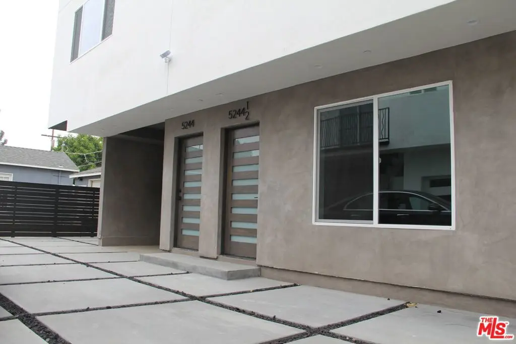 Residential Lease for rent at 5242 Tilden Avenue 5244, Los Angeles, Los Angeles County, CA featuring 3 beds and 3 baths